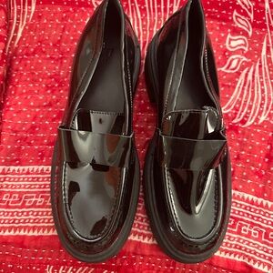 NWOT H&M Loafer. Patent leather Size 41/ 9.5